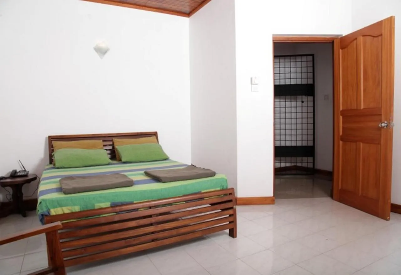 Проживание в семье Aa Bungalow Канди