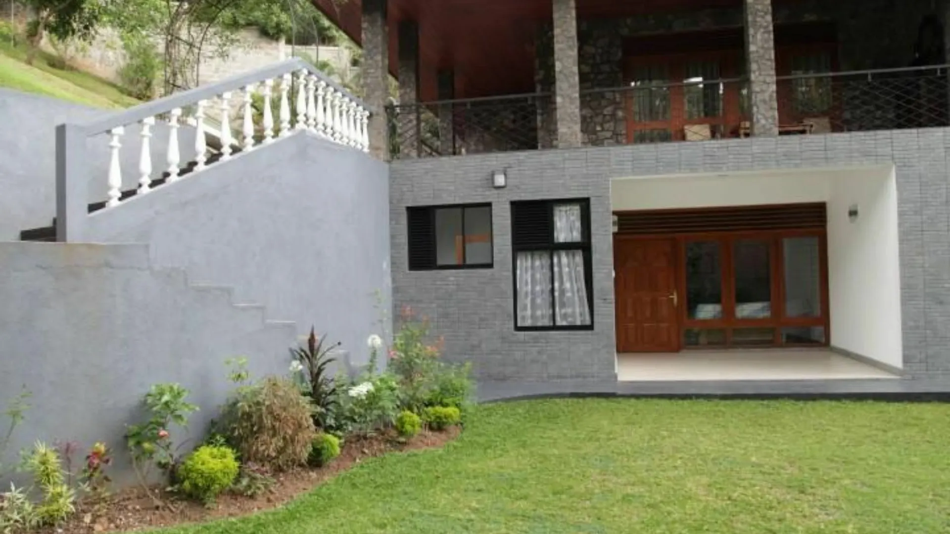Проживание в семье Aa Bungalow Канди